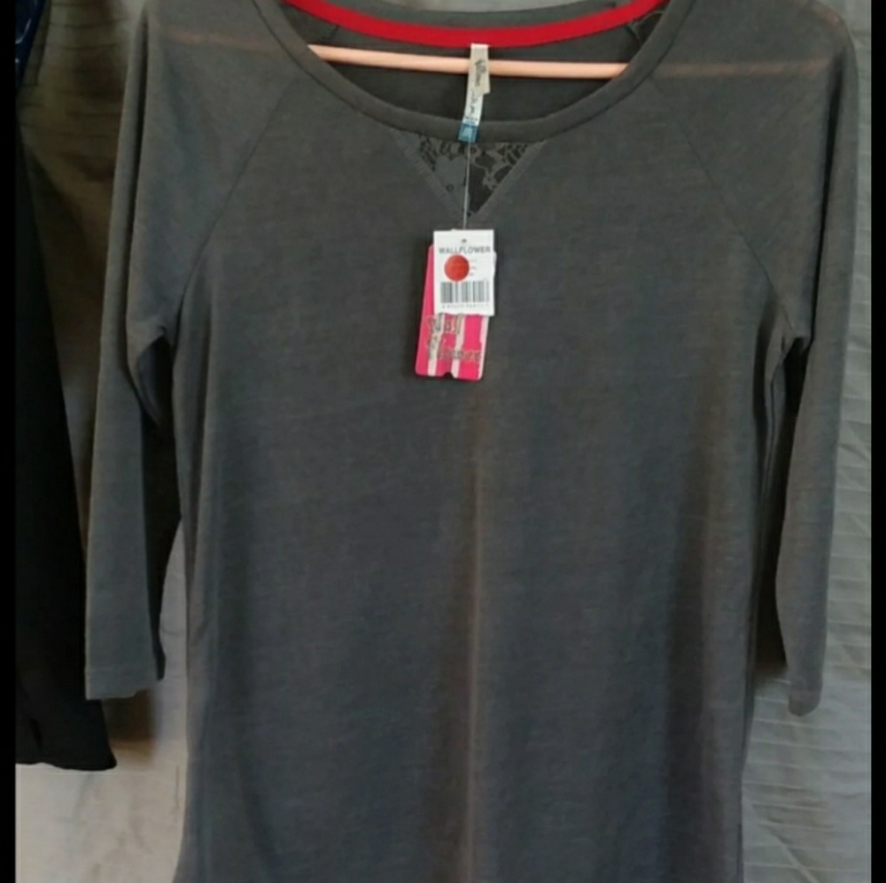Gray light weight top
